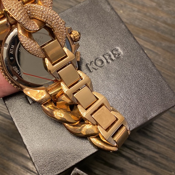 Michael Kors rose gold crystal watch - Picture 7 of 7